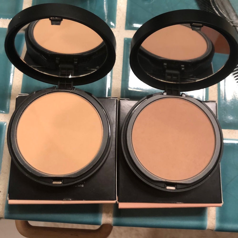 HOST PICK‼️ BAREPRO powder foundation‼️